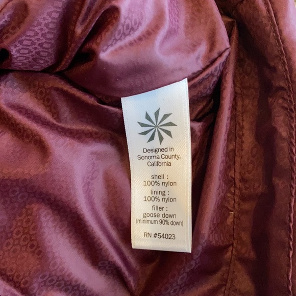 Athleta Downalicious Goose Down Puffer Vest - Picture 7 of 7
